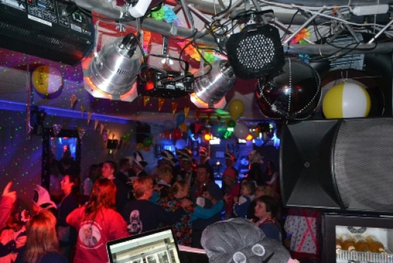 021040314slotbal13_14.jpg