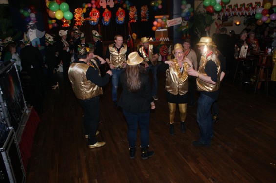 59060315zaanzotters14_15.jpg