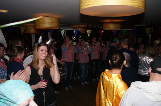030070215carnaval14_15.jpg