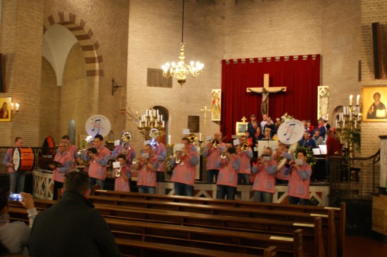 01070215kerkdienst14_15.jpg