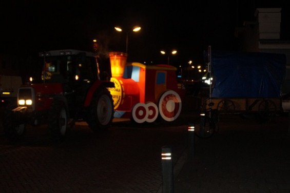 001130215sleuteloverdracht14_15.jpg