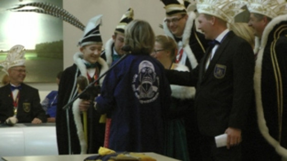 048130215gemeentehuissleutel14_15.jpg