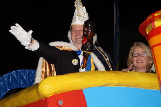 051130215sleuteloverdracht14_15.jpg