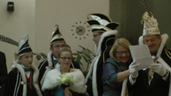 061130215gemeentehuissleutel14_15.jpg