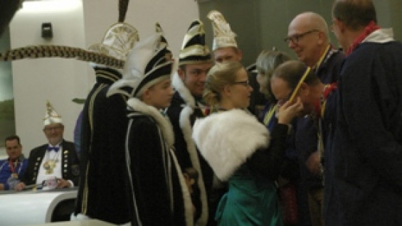 067130215gemeentehuissleutel14_15.jpg