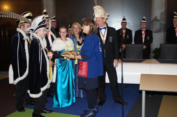 079130215sleuteloverdracht14_15.jpg