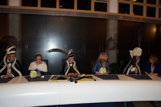 102130215sleuteloverdracht14_15.jpg