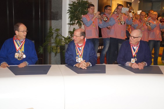 105130215sleuteloverdracht14_15.jpg
