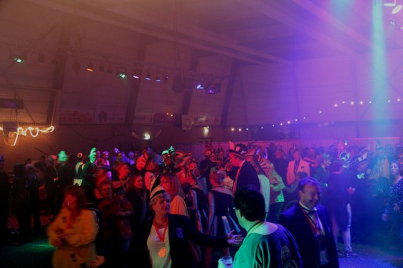 011230115prinsenbal14_15.jpg