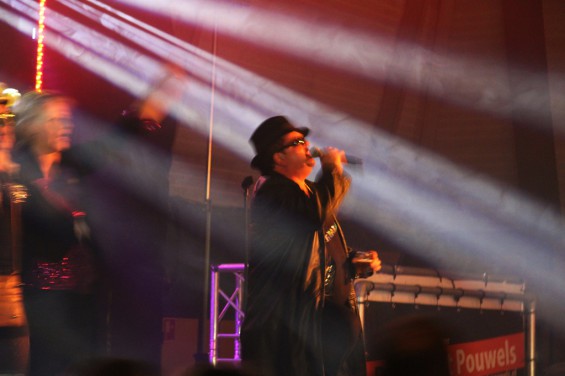 041230115prinsenbal14_15.jpg