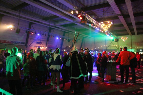 050230115prinsenbal14_15.jpg