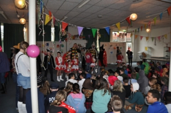 0502scholenbezoek75.jpg