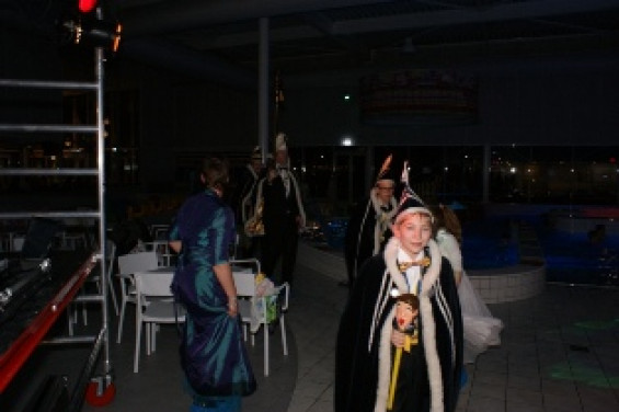23_0303zwembad.jpg