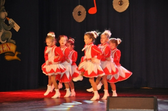 174_1501dansmariekefestival17.jpg