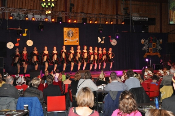 240_1501dansmariekefestival17.jpg
