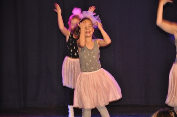 253_1501dansmariekefestival17.jpg