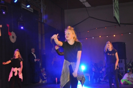 297_1501dansmariekefestival17.jpg