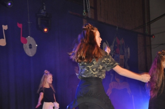 298_1501dansmariekefestival17.jpg