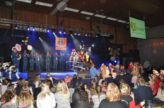 319_1501dansmariekefestival17.jpg