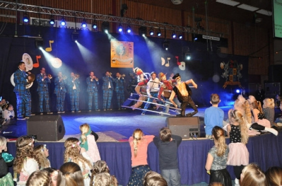 323_1501dansmariekefestival17.jpg