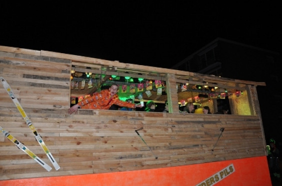 042_2402noortukkersoptochtenfeestavond.jpg