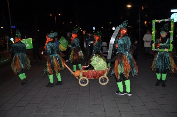 043_2402noortukkersoptochtenfeestavond.jpg