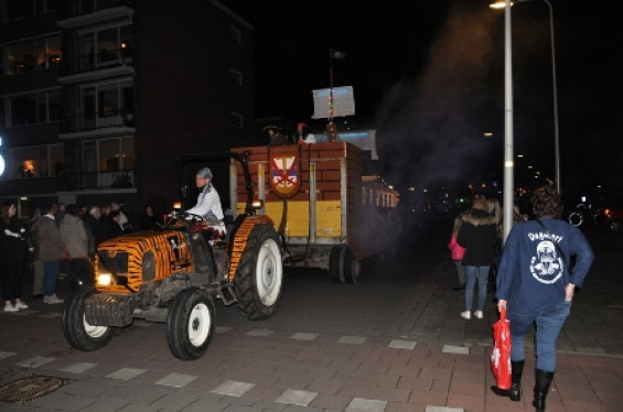 044_2402noortukkersoptochtenfeestavond.jpg