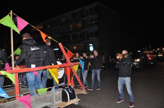 054_2402noortukkersoptochtenfeestavond.jpg
