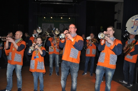 076_2402noortukkersoptochtenfeestavond.jpg