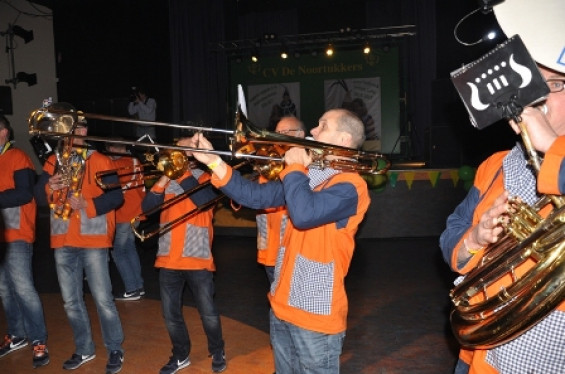077_2402noortukkersoptochtenfeestavond.jpg