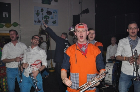 141_2402noortukkersoptochtenfeestavond.jpg