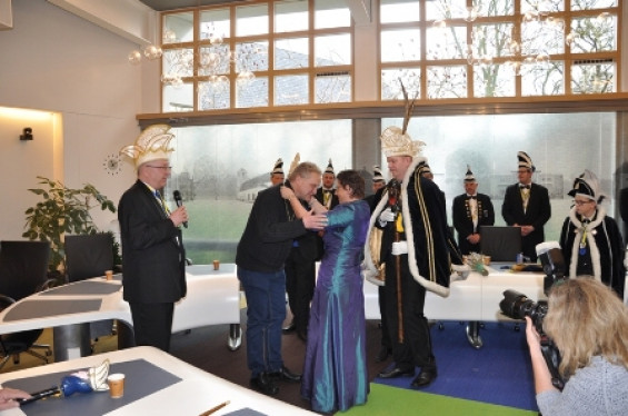 086_2502sleuteloverdracht.jpg