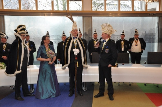 103_2502sleuteloverdracht.jpg