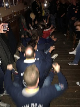 10_iphone2502vrijgezellenavondboerenbruidspaar.jpg