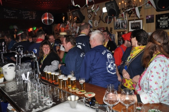 57_2502vrijgezellenavond.jpg