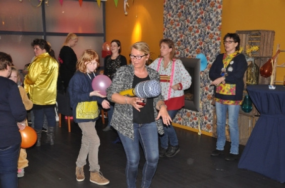 106_2702kidzdisco.jpg