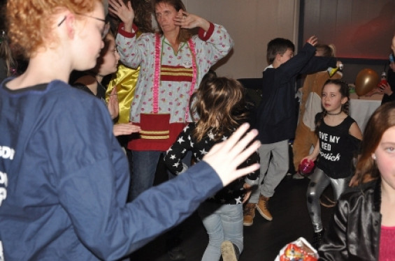 110_2702kidzdisco.jpg