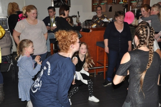 121_2702kidzdisco.jpg