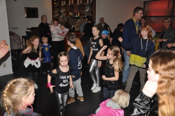 129_2702kidzdisco.jpg