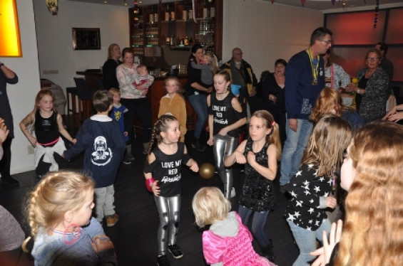 130_2702kidzdisco.jpg