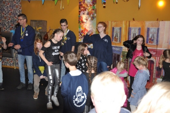 131_2702kidzdisco.jpg