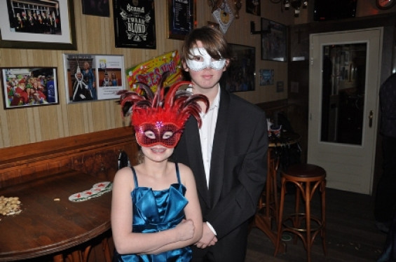 003_2702gemaskerdbal.jpg