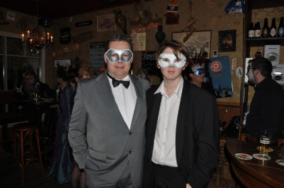 014_2702gemaskerdbal.jpg