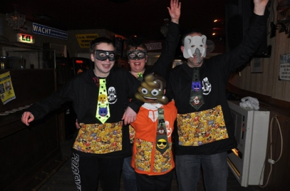 016_2702gemaskerdbal.jpg
