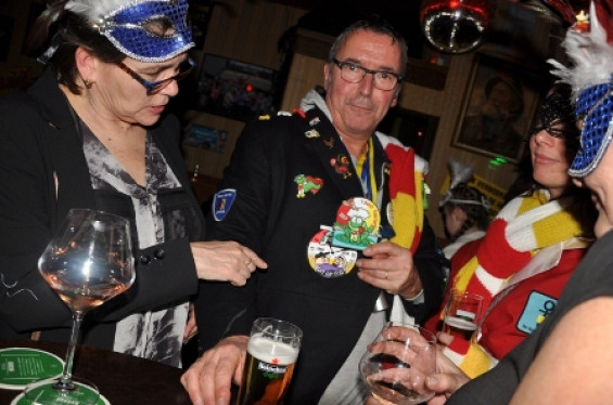 057_2702gemaskerdbal.jpg