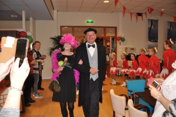 09_2802seniorenboerenbruiloftbewoners.jpg