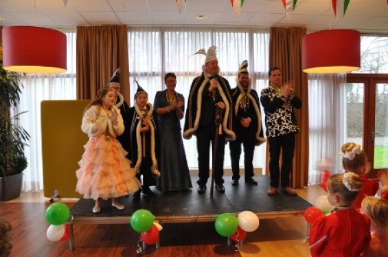 16_2802seniorenboerenbruiloftbewoners.jpg