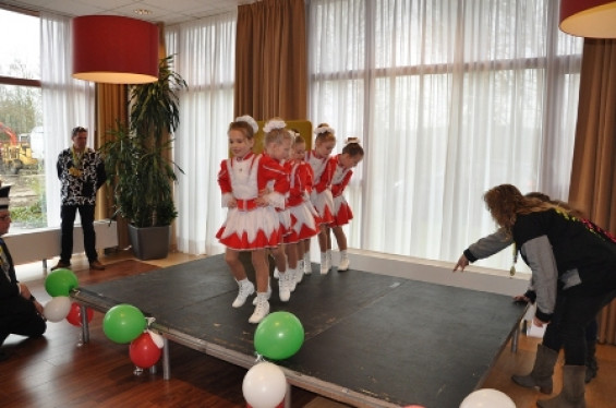 27_2802seniorenboerenbruiloftbewoners.jpg