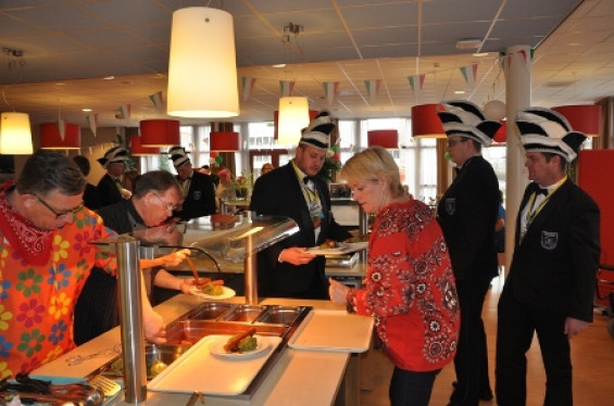 31_2802seniorenboerenbruiloftbewoners.jpg