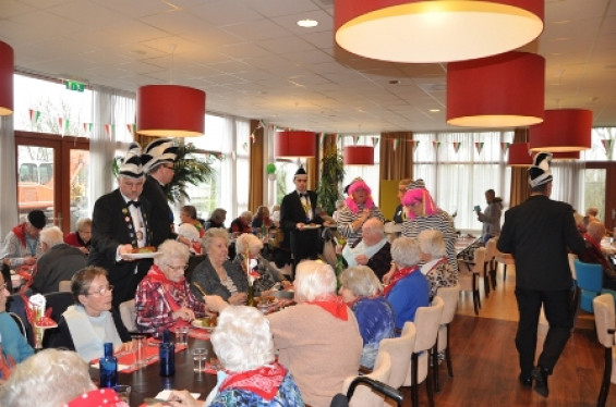 42_2802seniorenboerenbruiloftbewoners.jpg
